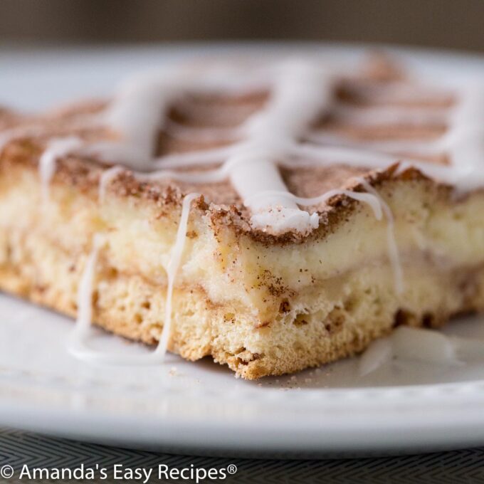 Cinnamon Roll Cheesecake Bars - Amanda's Easy Recipes